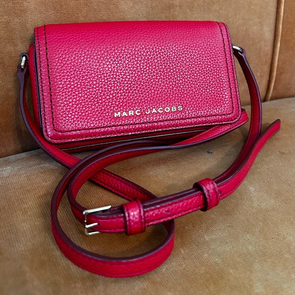 Chic Petite❣️MARC JACOBS GROOVE Red Crossbody Purse/Bag 👜❤️👛 - Picture 1 of 11